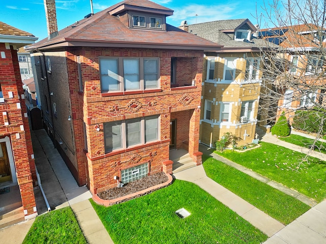 view of front of house featuring a front yard