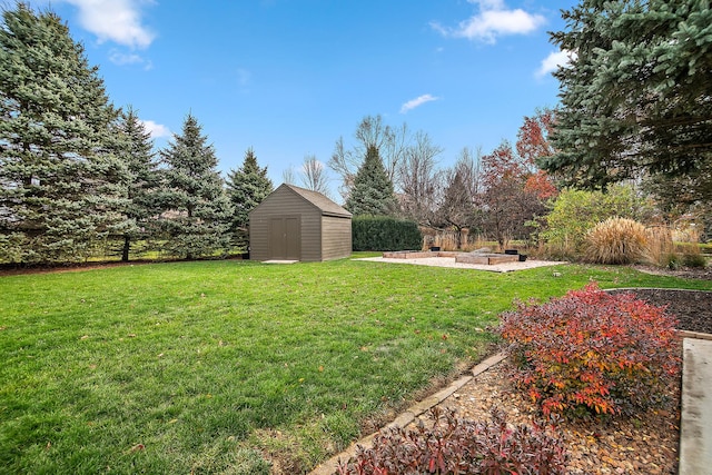 view of yard with a storage shed