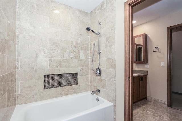 bathroom with tiled shower / bath combo