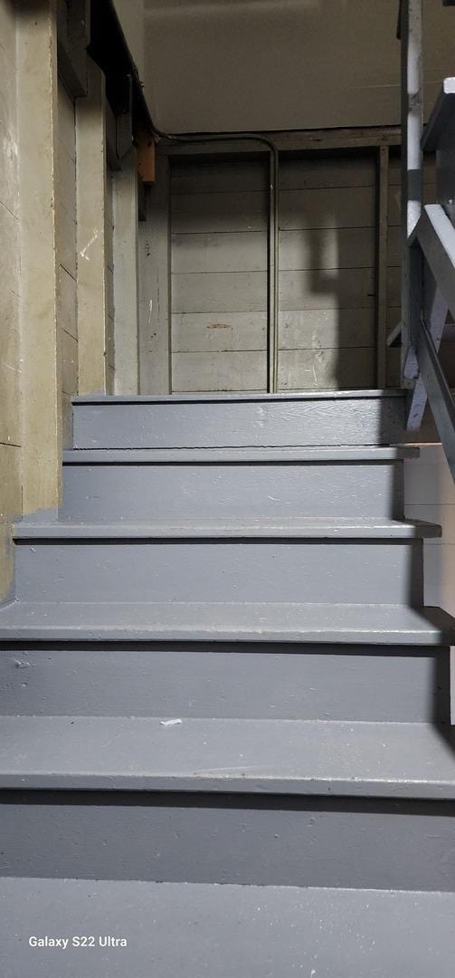8350 S Muskegon Ave, Chicago, IL 60617 - view of stairs