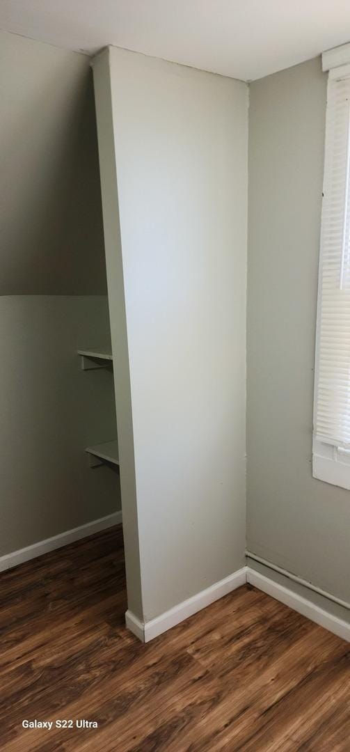 8350 S Muskegon Ave, Chicago, IL 60617 - interior space