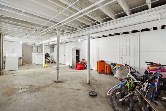 basement featuring washer and clothes dryer