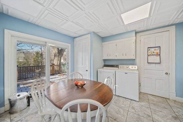 dining space featuring independent washer and dryer