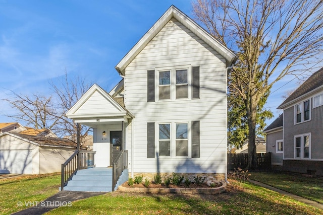 front of property with a front lawn