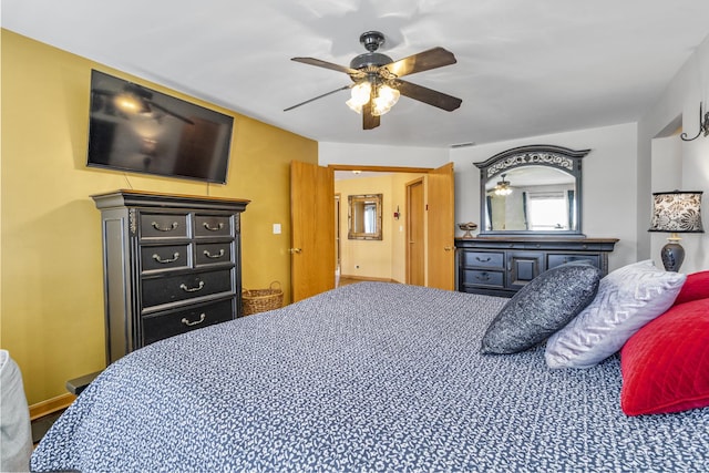 bedroom featuring ceiling fan