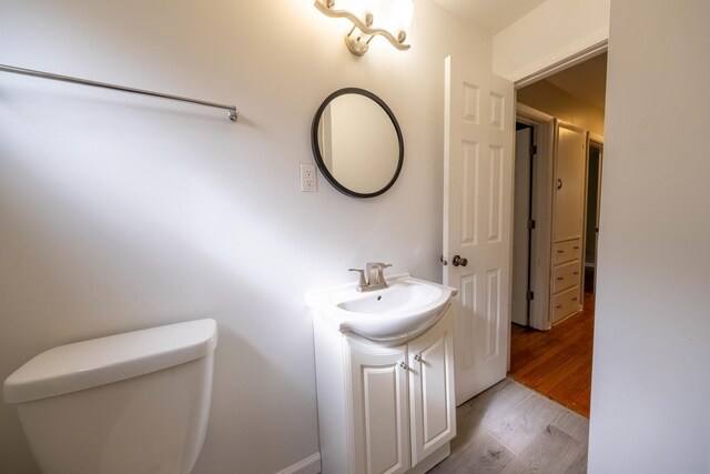 615 W Union St, Champaign, IL 61820 - full bathroom with toilet and shower / bath combination