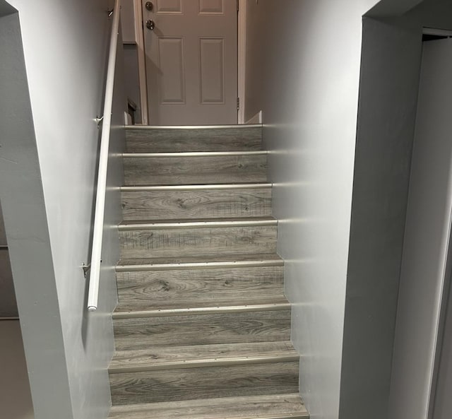 16873 Bulger Ave, Hazel Crest, IL 60429 - view of stairs