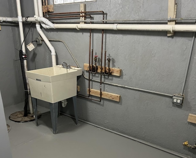 16873 Bulger Ave, Hazel Crest, IL 60429 - utilities featuring a sink