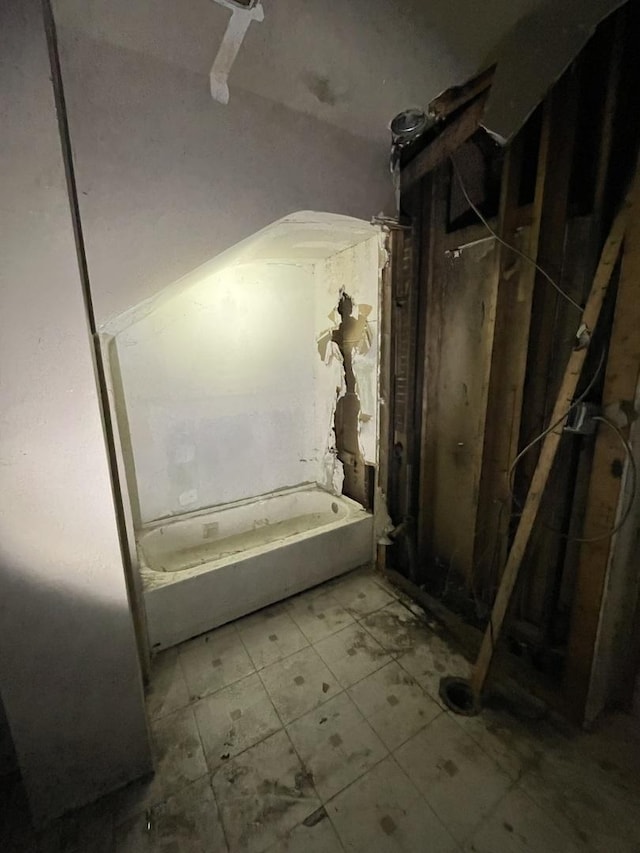 6922 S Lowe Ave, Chicago, IL 60621 - full bathroom featuring tile patterned floors