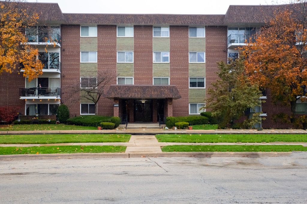 view of building exterior