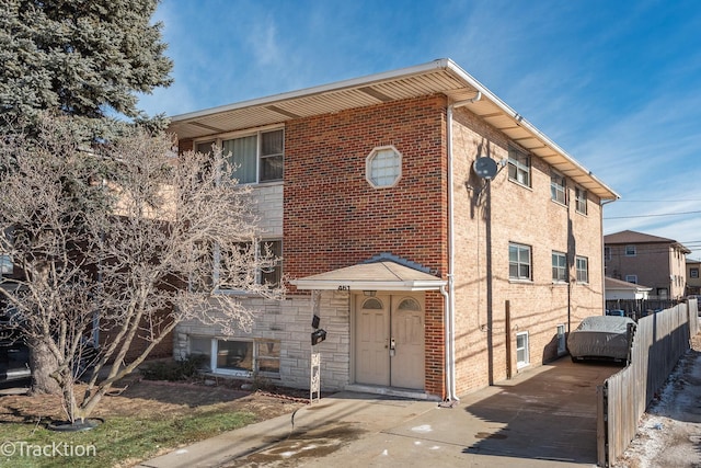 view of front of property