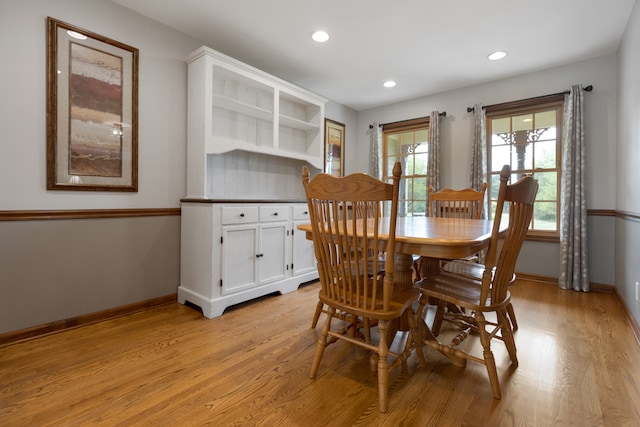 dining room with light hardwood / wood-style floors