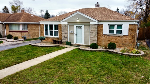 view of front of property with a front yard