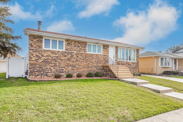 view of front of property with a front yard