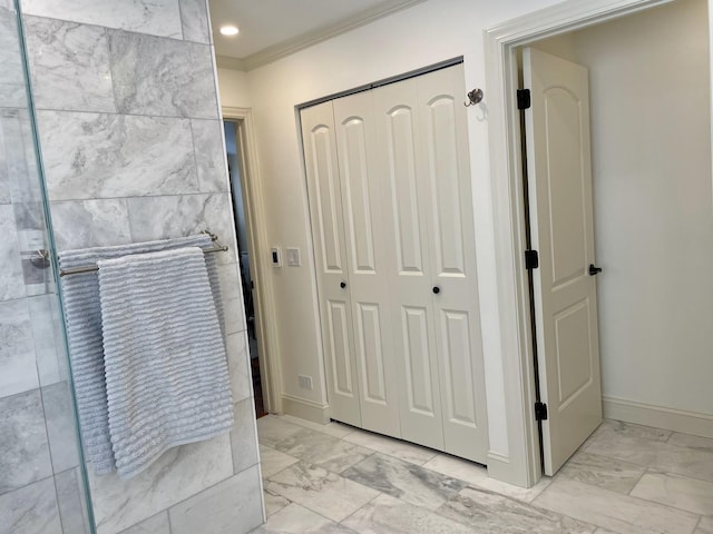 bathroom featuring ornamental molding