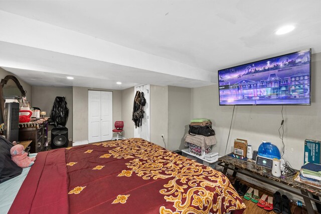 456 E 170th St, South Holland, IL 60473 - bedroom featuring recessed lighting