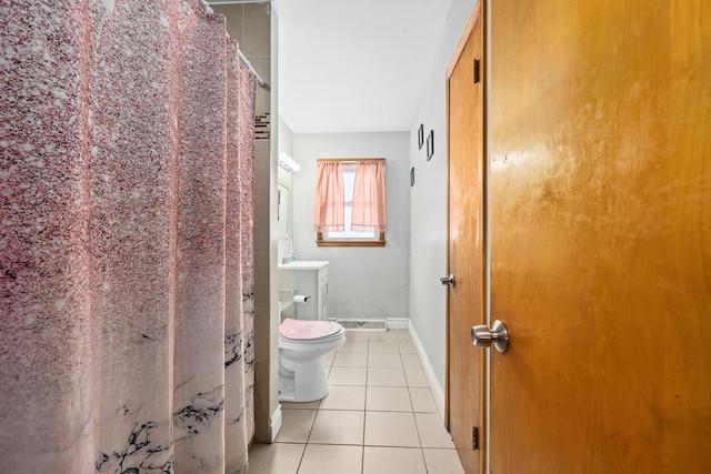 456 E 170th St, South Holland, IL 60473 - bathroom with tile patterned flooring, toilet, baseboards, vanity, and a shower with curtain