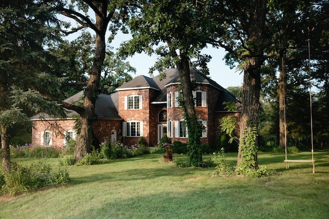 view of front of house with a front yard