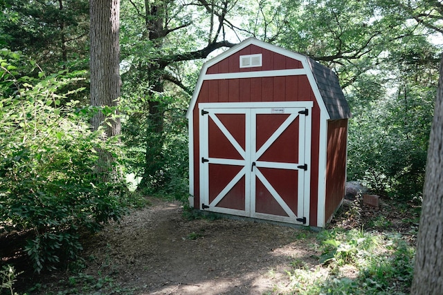 view of outbuilding