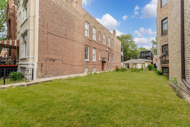 1351 N Campbell Ave, Chicago, IL 60622 - view of grassy yard