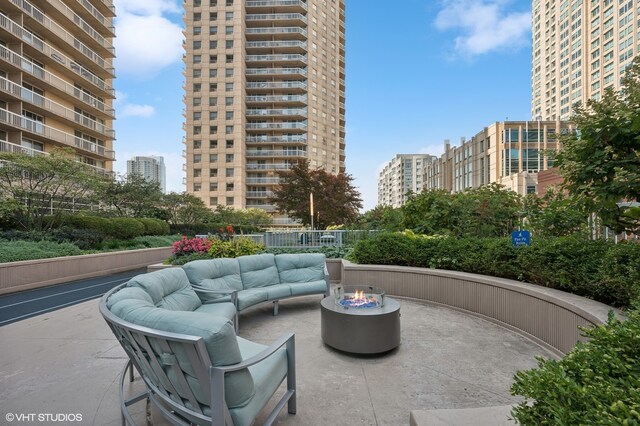 view of patio featuring an outdoor hangout area