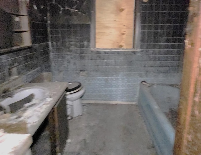 7952 S Langley Ave, Chicago, IL 60619 - full bath with a bath and concrete flooring