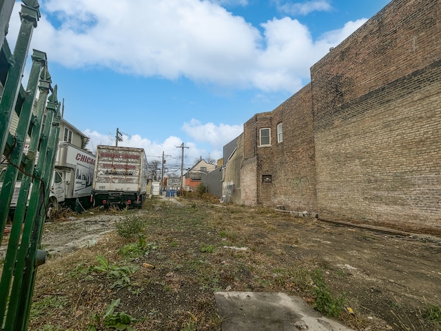 Listing photo 2 for 3046 W Belmont Ave, Chicago IL 60618