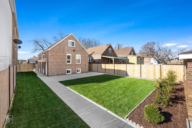 view of yard featuring a patio area