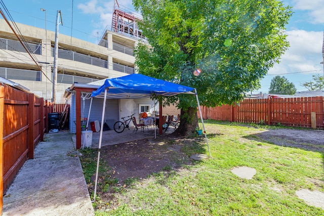 view of yard with a patio area