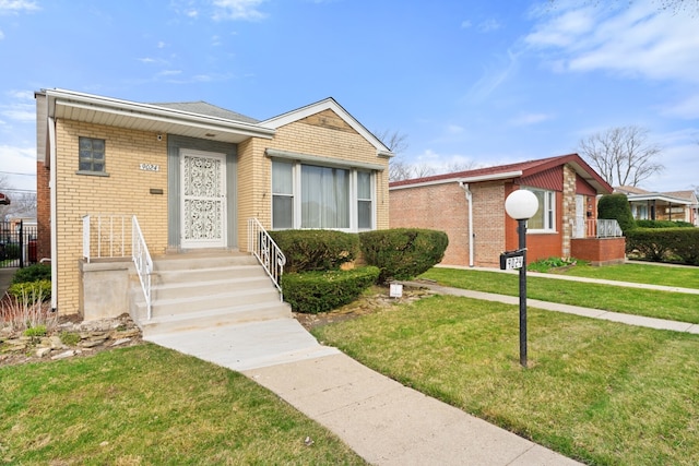 view of front of house featuring a front yard