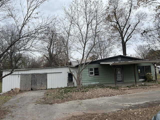 313 E 7th St, Brookport, IL 60534 - view of front of property featuring a porch