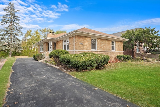 view of front of house with a front yard