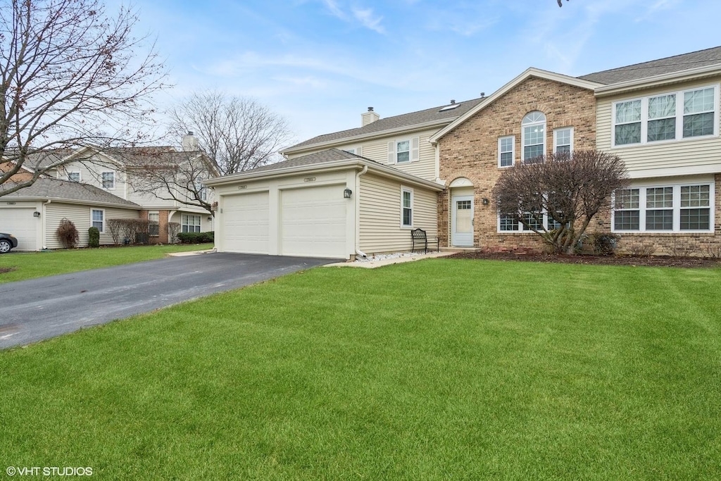 view of front of house with a front yard