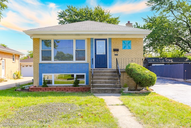 view of front of house with a front lawn