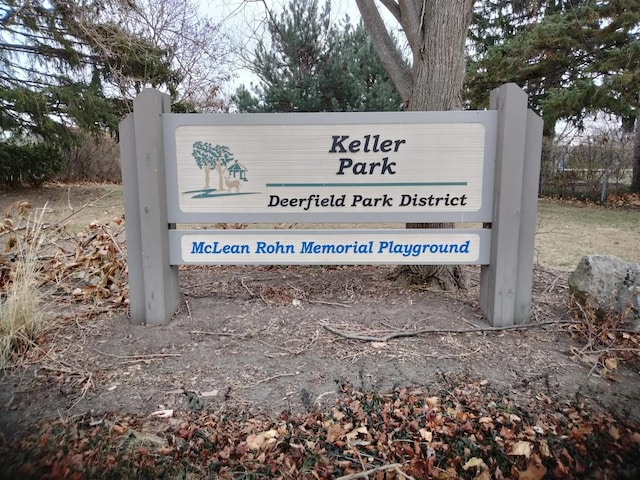 view of community / neighborhood sign