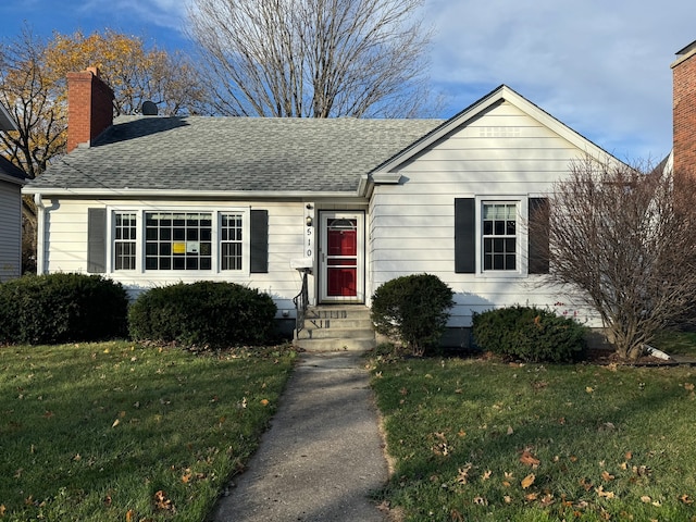 view of front of property with a front yard