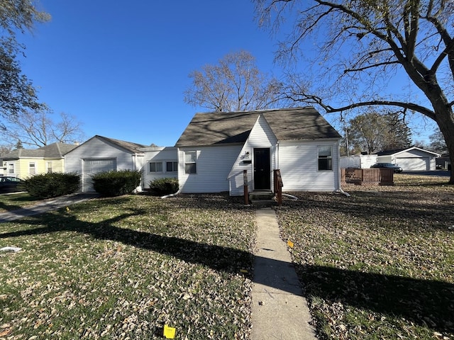 view of front of house with a front lawn