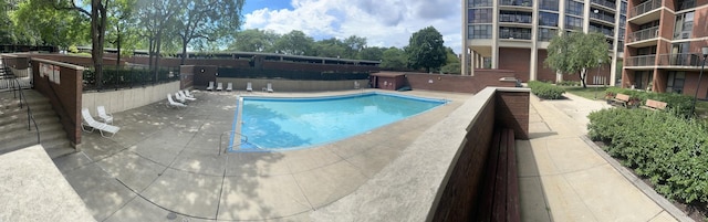 3021 S Michigan Ave Unit 311, Chicago, IL 60616 - community pool featuring a patio