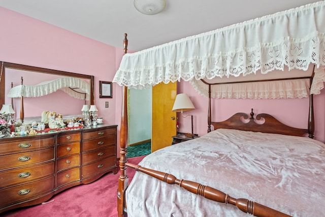 bedroom featuring carpet flooring