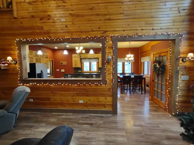 reception area with an inviting chandelier