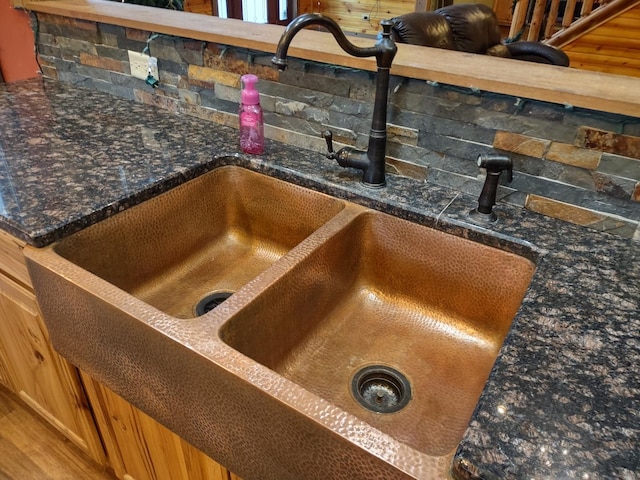 room details featuring sink