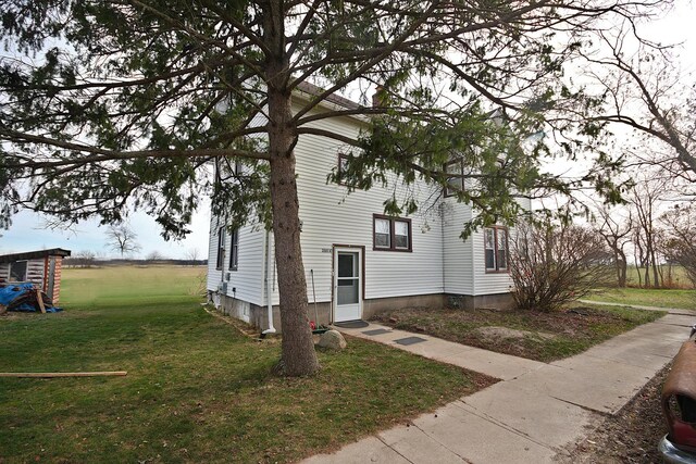 280A W Exchange St, Crete, IL 60417 - view of side of property featuring a lawn