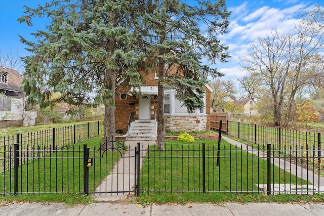 view of front of house featuring a front yard