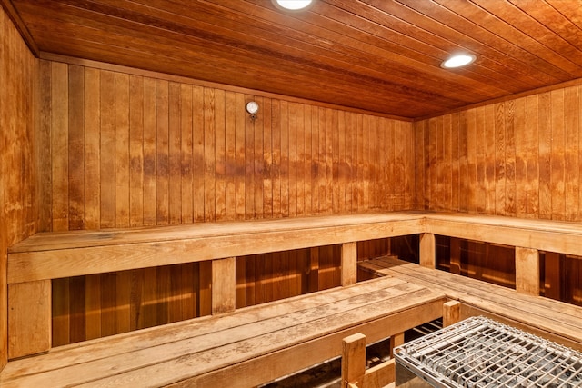 view of sauna / steam room