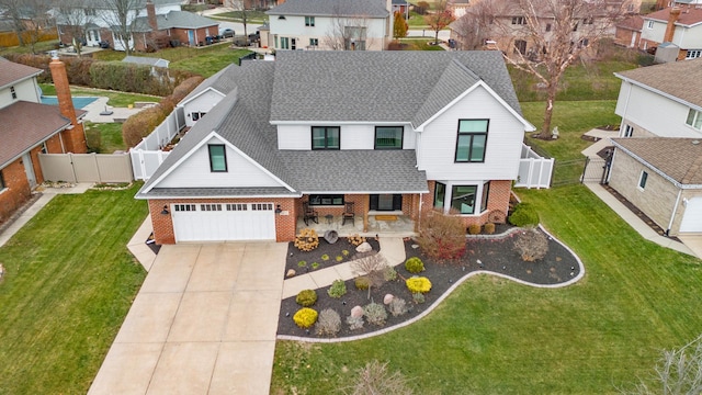 view of front of home featuring a front lawn