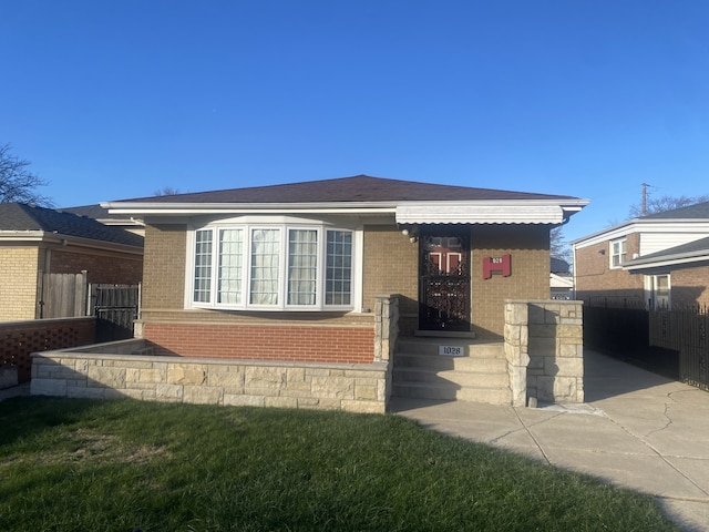 view of front of house with a front yard