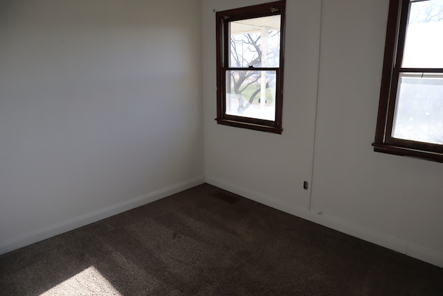 view of carpeted spare room