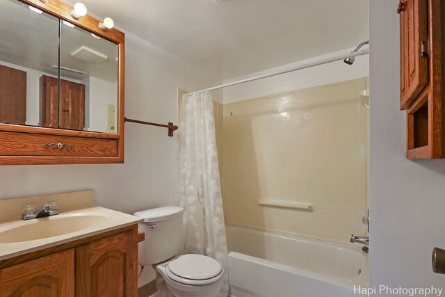 517 Grandview Dr, Round Lake Park, IL 60073 - bathroom with vanity, toilet, and shower / bath combo