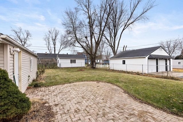 view of yard featuring a patio