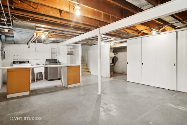 basement with washer / clothes dryer